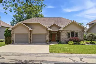 935 Brighton Dr, Menasha, WI 54952 - Photo 1