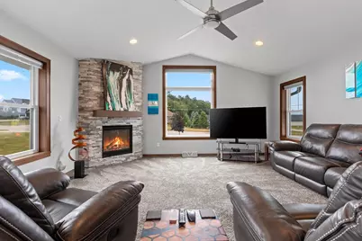 710 Westhill Drive, Green Bay, WI 54313 - Photo 13