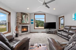 710 Westhill Dr, Green Bay, WI 54313 - Photo 13