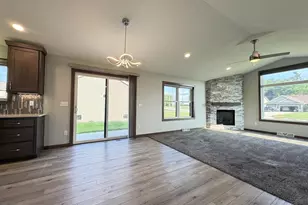 710 Westhill Dr, Green Bay, WI 54313 - Photo 7