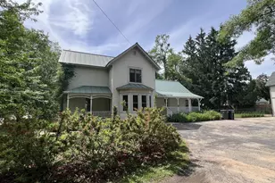 713 E Lake St, Waupaca, WI 54981 - Photo 3
