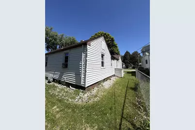 1128 St George Street, Green Bay, WI 54302 - Photo 3