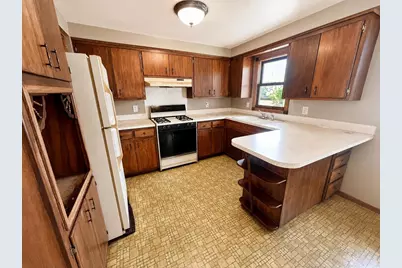 1682 Debra Lane, Green Bay, WI 54302 - Photo 5