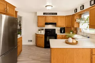 513 E Fremont St, Appleton, WI 54915 - Photo 3