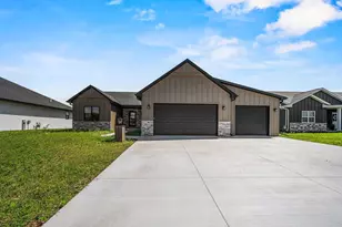 3141 Lazy Oak Ct, Green Bay, WI 54311 - Photo 1