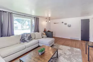 527 E Wilson Ave, Appleton, WI 54915 - Photo 5