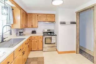 527 E Wilson Ave, Appleton, WI 54915 - Photo 7