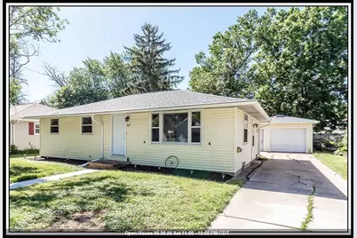 527 E Wilson Avenue, Appleton, WI 54915 - Photo 1