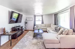 527 E Wilson Ave, Appleton, WI 54915 - Photo 3