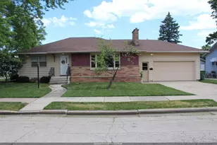 273 E McWilliams St, Fond du Lac, WI 54935 - Photo 1