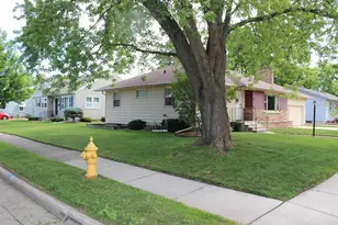 273 E McWilliams St, Fond du Lac, WI 54935 - Photo 3