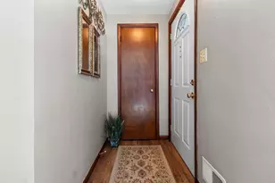 1430 Oak Ridge Dr, Green Bay, WI 54304 - Photo 17