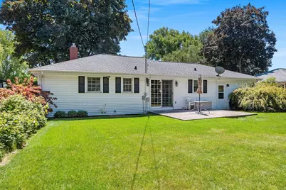 1430 Oak Ridge Drive, Green Bay, WI 54304 - Photo 9