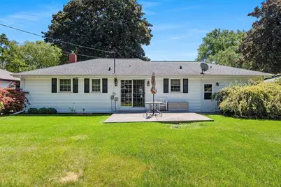 1430 Oak Ridge Drive, Green Bay, WI 54304 - Photo 7