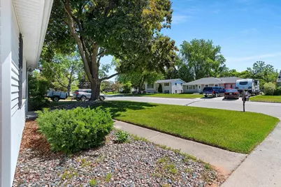 1430 Oak Ridge Drive, Green Bay, WI 54304 - Photo 5