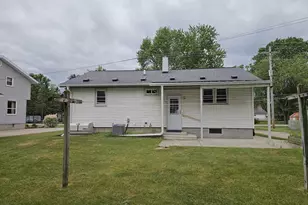 817 High St, Wild Rose, WI 54984 - Photo 37