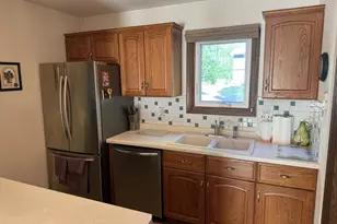1755 Maricopa Dr, Oshkosh, WI 54904 - Photo 3