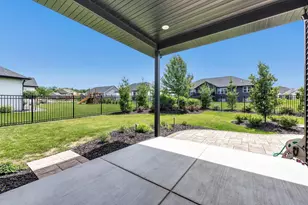 1782 Arbor Gate Ln, Green Bay, WI 54311 - Photo 3