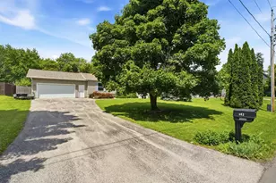 643 S Mill St, Hortonville, WI 54944 - Photo 29