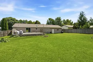 643 S Mill St, Hortonville, WI 54944 - Photo 23