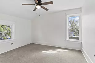 29 W Tennessee Ave, Oshkosh, WI 54901 - Photo 15