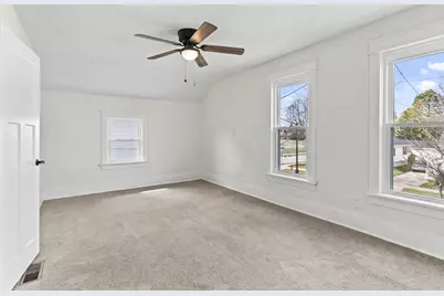 29 W Tennessee Avenue, Oshkosh, WI 54901 - Photo 13
