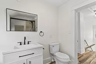 29 W Tennessee Ave, Oshkosh, WI 54901 - Photo 17