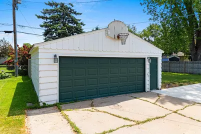 714 N Locust Street, Green Bay, WI 54303 - Photo 11