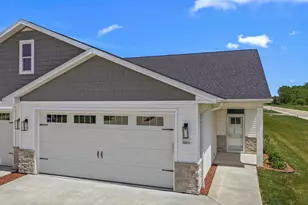 1901 Hidden Hollow Ln, Manitowoc, WI 54220 - Photo 41