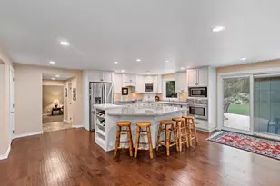 2447 Parkwood Dr, Green Bay, WI 54304 - Photo 9