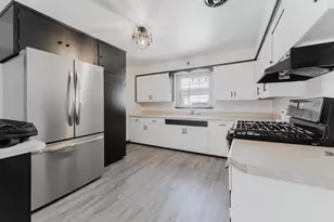 702 W 11th Ave, Oshkosh, WI 54902 - Photo 7