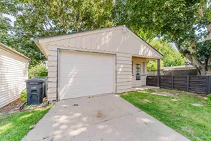 702 W 11th Ave, Oshkosh, WI 54902 - Photo 23