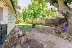 702 W 11th Ave, Oshkosh, WI 54902 - Photo 19