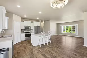 2948 Chrystella Dr, Menasha, WI 54952 - Photo 7