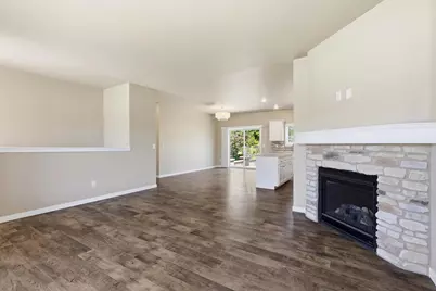 2948 Chrystella Drive, Menasha, WI 54952 - Photo 5