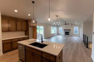 W5890 Edgewood Dr, Menasha, WI 54952 - Photo 21
