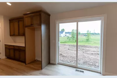 W5890 Edgewood Drive, Menasha, WI 54952 - Photo 9