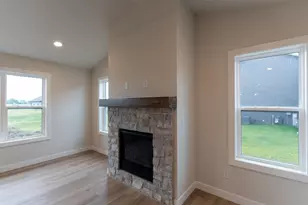W5890 Edgewood Dr, Menasha, WI 54952 - Photo 29