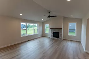 W5890 Edgewood Dr, Menasha, WI 54952 - Photo 23