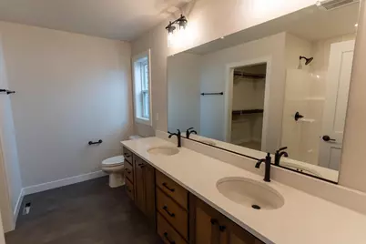 W5890 Edgewood Drive, Menasha, WI 54952 - Photo 15