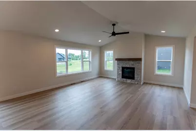 W5890 Edgewood Drive, Menasha, WI 54952 - Photo 5
