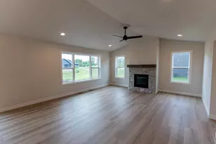 W5890 Edgewood Dr, Menasha, WI 54952 - Photo 5