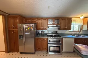 W12628 Leopolis Rd, Leopolis, WI 54948 - Photo 5