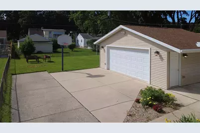 833 N Buchanan Street, Green Bay, WI 54303 - Photo 29