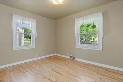 833 N Buchanan Street, Green Bay, WI 54303 - Photo 15