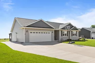 W6115 Sherwood Point Dr, Greenville, WI 54942 - Photo 7
