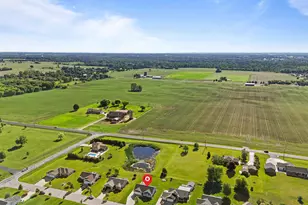 W6115 Sherwood Point Dr, Greenville, WI 54942 - Photo 5