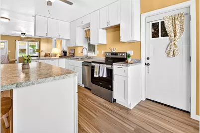 831 S Baird Street, Green Bay, WI 54301 - Photo 17