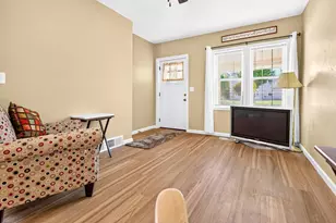 831 S Baird St, Green Bay, WI 54301 - Photo 3