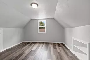 1858 Eastman Ave, Green Bay, WI 54302 - Photo 15